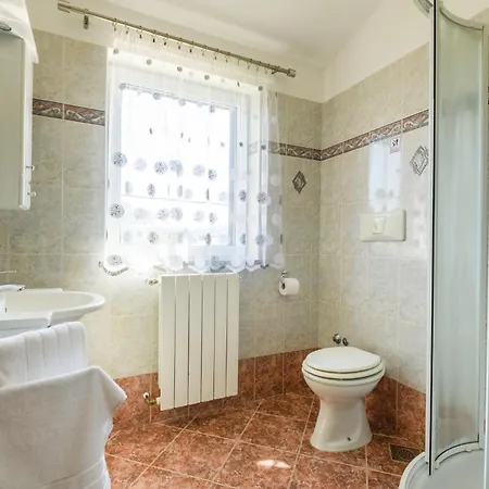 5 Bedroom Stunning In Labin Casa vacanze Raša