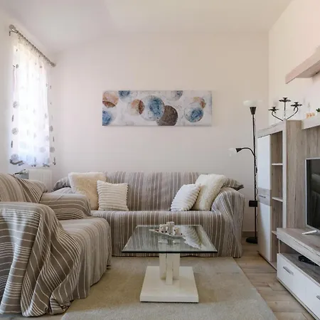 Casa vacanze 5 Bedroom Stunning In Labin *