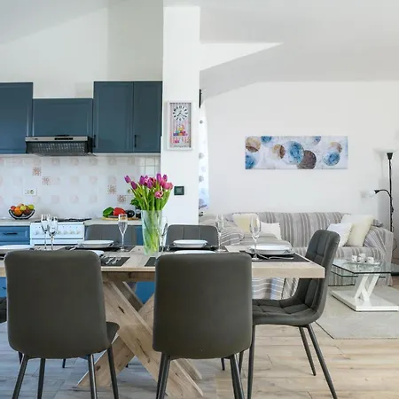 5 Bedroom Stunning In Labin