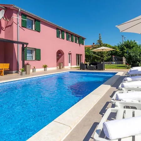 5 Bedroom Stunning In Labin