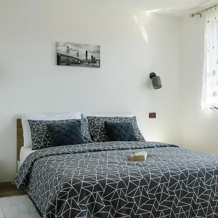 5 Bedroom Stunning In Labin * Rasa