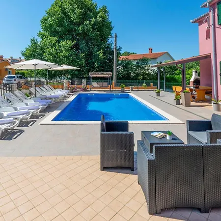 5 Bedroom Stunning In Labin