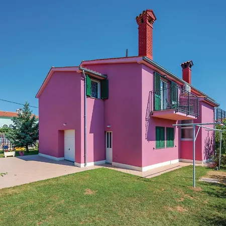 Holiday home 5 Bedroom Stunning In Labin