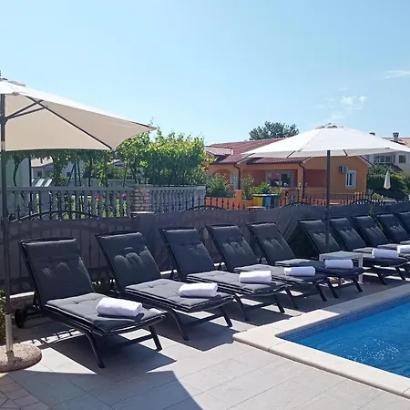 5 Bedroom Stunning In Labin *