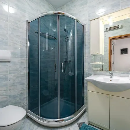 5 Bedroom Stunning In Labin *